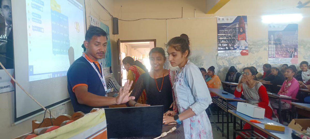 RajStembotix's tweet photo. Innovation Club prabodh level training Day 2 at Shri S.G. Patel Arts &amp; Shri P.K.  Desai Commerce College  Nizar, Tapi  students  with aim to proudly say "I Am An Innovator".  #Robotics #telescope #STEMeducation
@PMOIndia @CMOGuj @InnoClubCHE @STEMbotix https://t.co/zowetVPxhY
