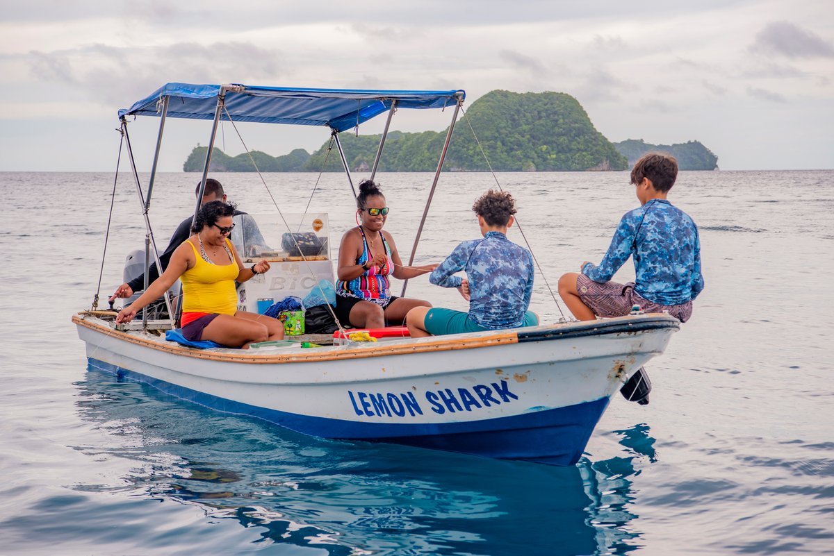 Rare_org's tweet photo. In early 2019, the Bureau of Fisheries began developing a global strategy to obtain high-quality data to manage coastal fisheries. They partnered with Rare’s #FishForever program to build a replicable model rooted in #BehavioralScience to promote responsible fishing behavior. https://t.co/nhEIHS1mW1