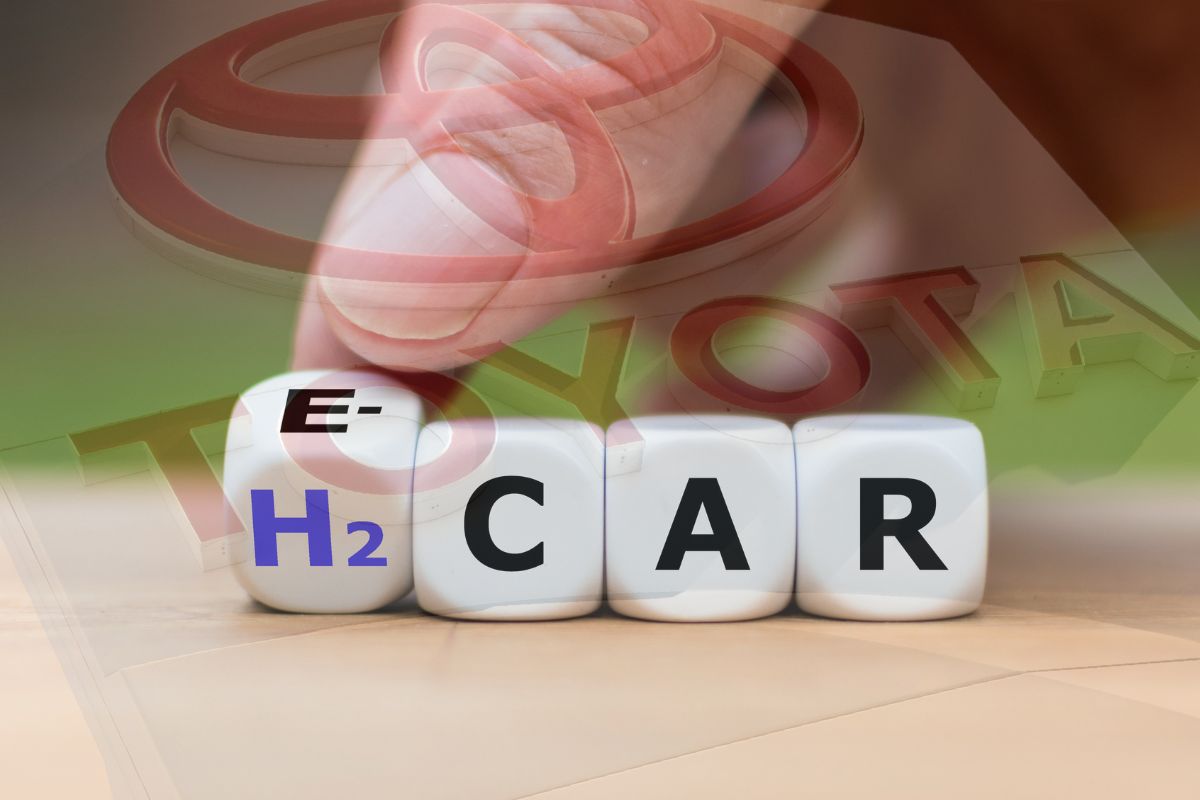 hydrogenfuelnew's tweet photo. The automaker clearly sees that EVs are gaining considerable strength but sees potential in H2.
Electric...READ More #electricvehicles #EVcharging #greenhydrogenproduction #H2vehicles #Hydrogencars2023 #Toyota2023hydrogencar #toyotacrownspecs

https://t.co/bwVd6rmEGx https://t.co/Gt2dVIKGkF