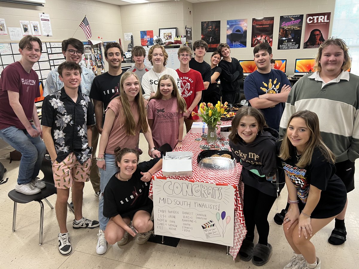 FHS Media tweet media