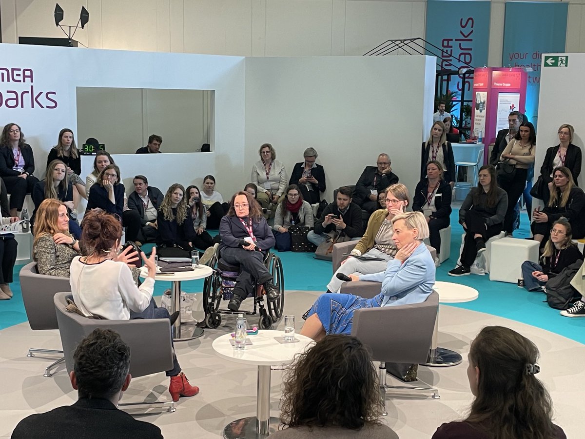 VeHoltz's tweet photo. Was war das besondere am „Frauen im Fokus“ Panel auf der #DMEA23? 1) Das einzige 90 Minuten Panel. 2) Es gab einen Austausch mit den Zuhörenden. 3) Es wurde nicht nur gesendet. Merci an ⁦⁦@inga_bergen⁩ , ⁦@HagenJu⁩ &amp; Initiatorin ⁦@ProfThun⁩. https://t.co/9NS2N31rOW