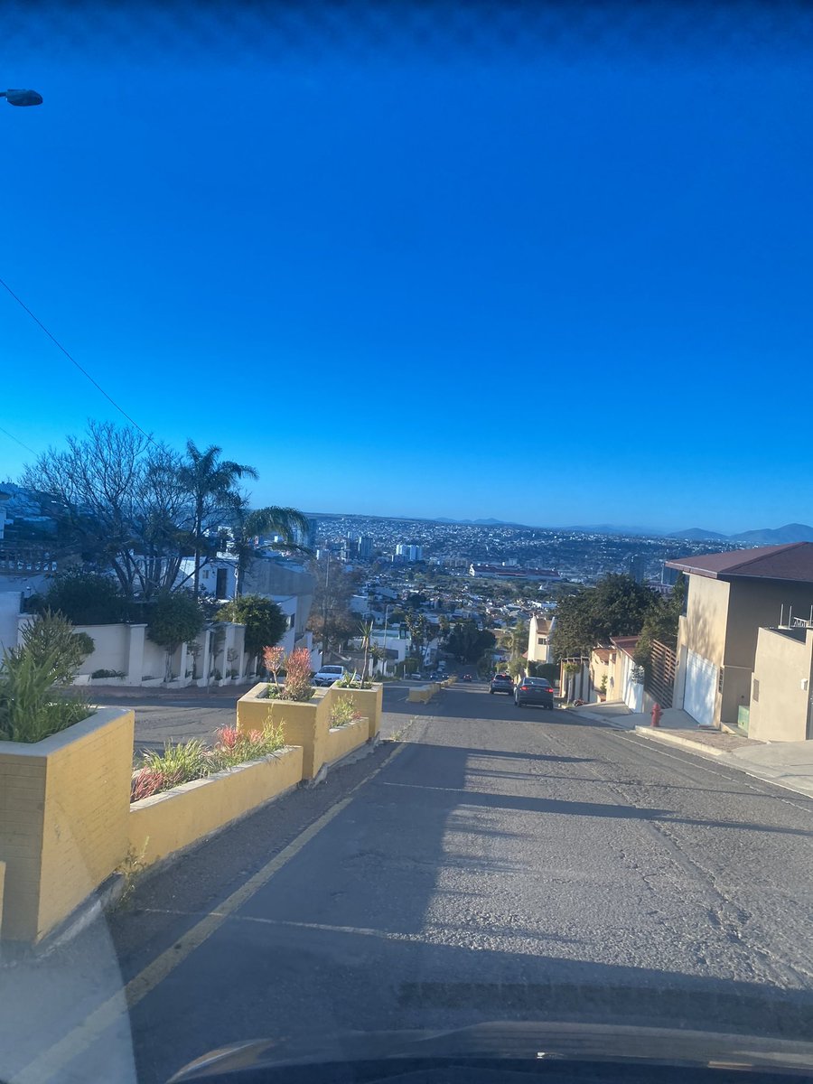 ANAJIMENEZVAL's tweet photo. @marthadebayle @Rebmangas en esta bajada me iba en la avalancha obvio nos caíamos nos subíamos de tres jaja  te invito cuando vengas a Tijuana jaja a bajar por ahí jiiijii https://t.co/DbR9A4PhjN
