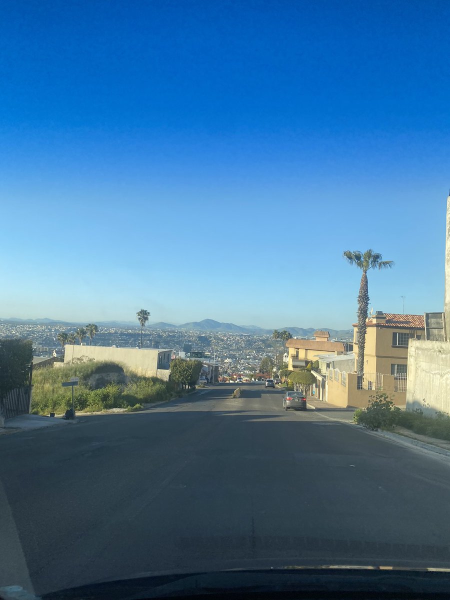 ANAJIMENEZVAL's tweet photo. @marthadebayle @Rebmangas en esta bajada me iba en la avalancha obvio nos caíamos nos subíamos de tres jaja  te invito cuando vengas a Tijuana jaja a bajar por ahí jiiijii https://t.co/DbR9A4PhjN