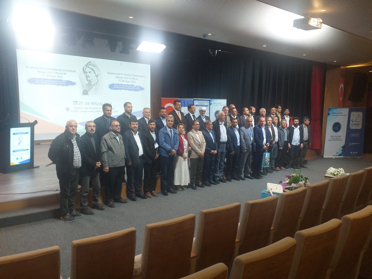 Li sempozyuma Kurdiyatê...
#kurdî #kurmancî #cizîrî