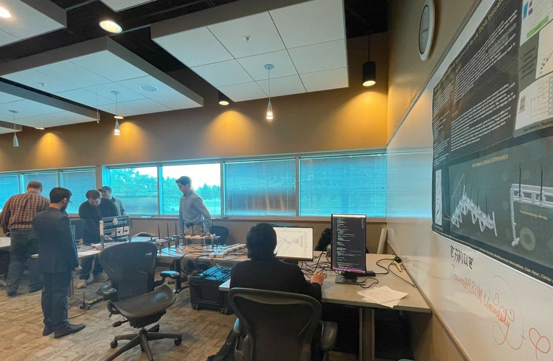 wbiinnovates's tweet photo. "We have exceptional people that are going to understand the needs of the future." - Congrats @umass_boston on your winning design as we wrap the Software Defined Radio University Challenge Showcase! Special thanks to @AFResearchLab, Matrix Research, @NIglobal, and @MathWorks! https://t.co/h13Q1bQZRn