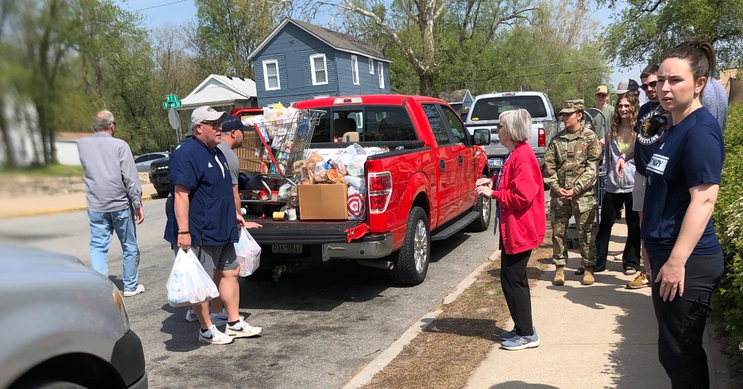<a href="/USMSpireWire/">Saint Mary</a> Leavenworth Athletic Department students collected 1,725 pounds of food this week! All donations will go towards stocking our Leavenworth Family Support Center food pantry. 

We appreciate this gift-in-kind that will help many individuals and families in need!