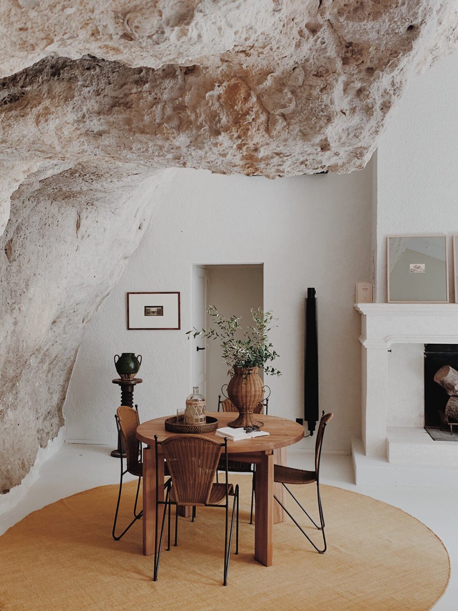 fellinysl's tweet image. L’Étoile des Baux in Les Baux-de-Provence, France. Designed by Thibaud Elzièr + Robin Michel + Joséphine Fossey.