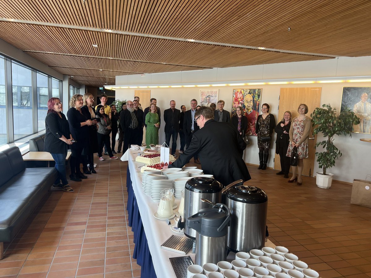 kantraviravi's tweet photo. @Olli_Vapalahti 60th birthday celebration 🎉 what an awesome &amp; eventful day with @SironenTarja @hepojoki @StrandinTomas @EiliHuhtamo @SmuraTeemu @mosmasika @KalleSaksela @jzaaskelainen @AnuJaaskelainen @majava20 @ErikaLindh @OlmVirus @awesome_viruses @HelsinkiUniMed @helsinkiuni https://t.co/qjXcGbGjSG