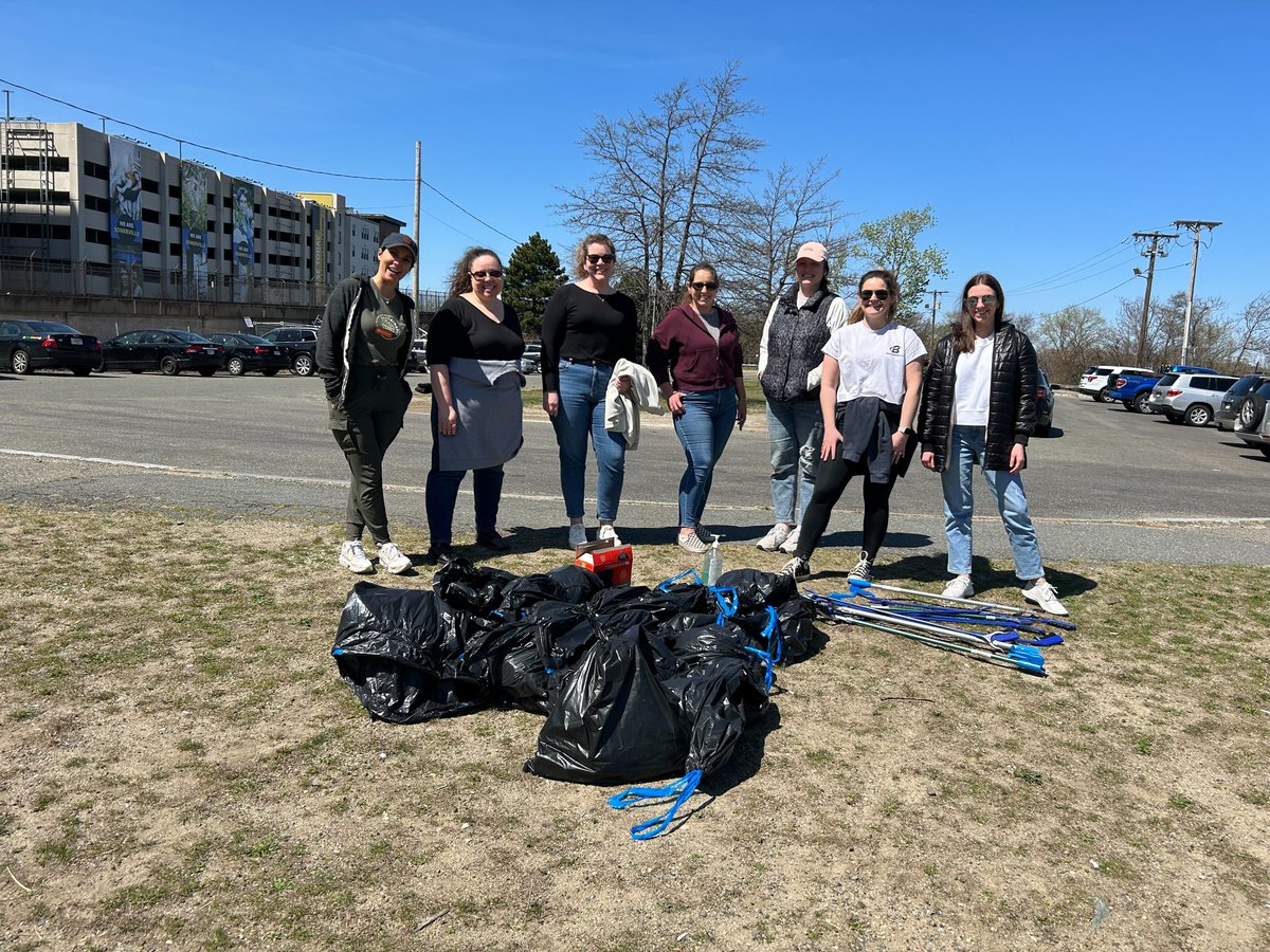 SmartBear's tweet photo. To celebrate Earth Day, employees across our @SmartBear offices volunteered for various activities, from trash pickup to volunteering at a farm. All to keep our 🌎 beautiful! #SmartBearLife https://t.co/Yvdan404YH