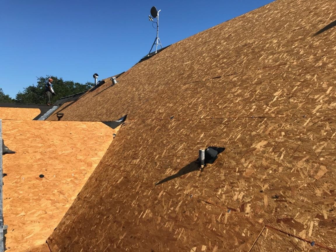 PreferredElite's tweet photo. We can help you through the entire 📃 insurance process, starting from filing your claim to invoicing your insurer. We will be by your side throughout the process, offering our assistance every step of the way. #QualityContractor #Professionalism https://t.co/2mtN038ZK6 https://t.co/vUH8bwUR8C