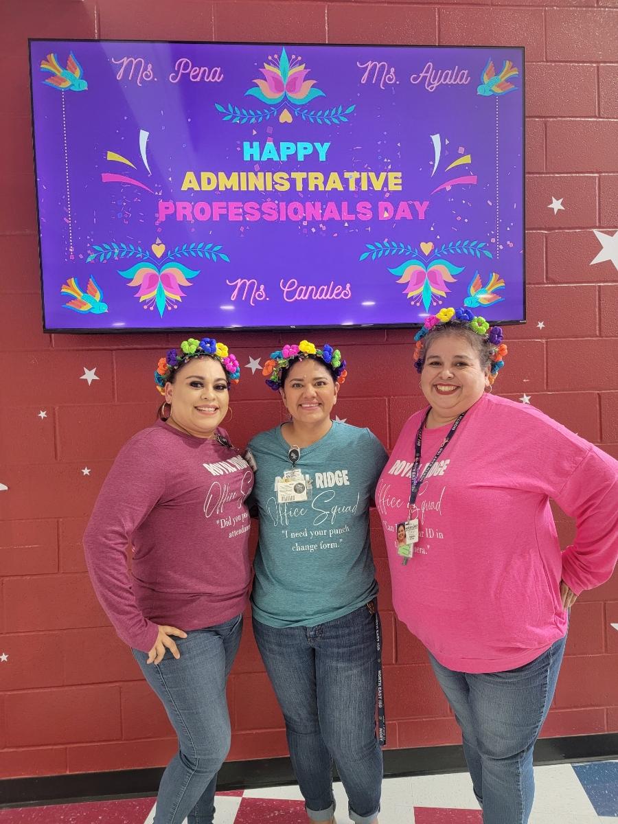 ridge_pta's tweet photo. Thank you to these wonderful ladies for everything you do! Royal Ridge is lucky to have you🎉 We appreciate you 💕
#rootedneisd #rootedroyalridge https://t.co/1TkMofgPEs
