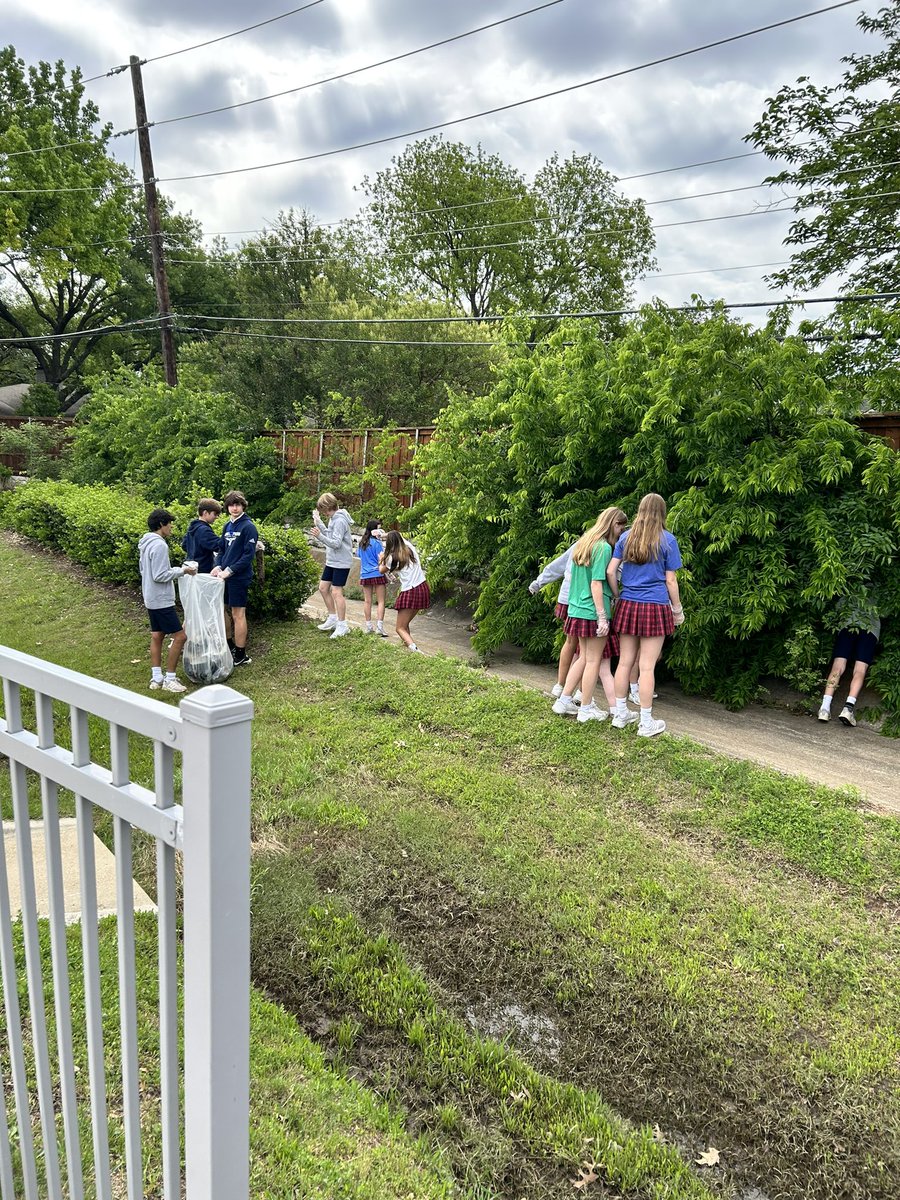 7th grade elective classes, Kindness and Sports Psychology, teamed up to collect trash around Northhaven Trail!