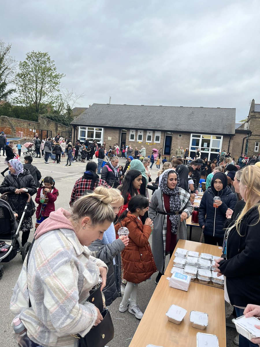 eastdene_'s tweet image. Thank you to all our families for attending the Eid party today. We had such a fabulous time and it was a joy to see everyone having such fun and making memories. @EmLSharp ❤️❤️