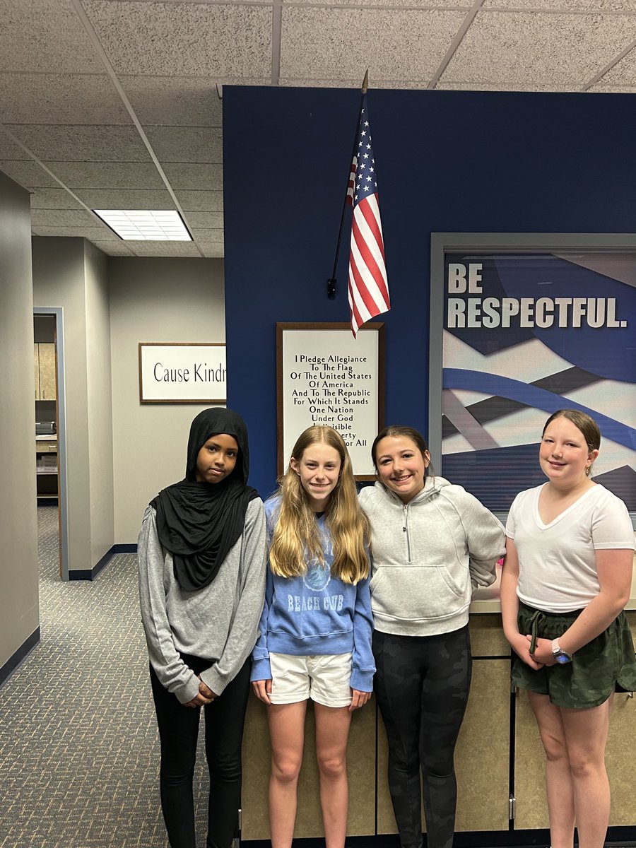 gmees's tweet photo. Muniira, Ireland, Madeline, and Caroline got the day started today at DMS. Happy Friday Blue Jays!! #DMSLeads #DMSWave https://t.co/B0WSHePwqs