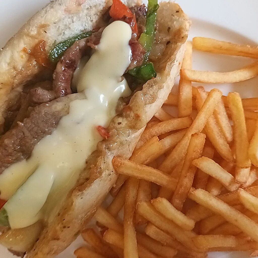 TFChefUK's tweet photo. Not the best presentation.  But a Cheese Steak Sandwich none the less.  Tasted delicious and all the Faceless Family loved it.  #Friday night #steak #cheese #cheesesteak #sandwich #cheesesteaksandwich https://t.co/qH2cltNhtW https://t.co/xqnmL8jeOK