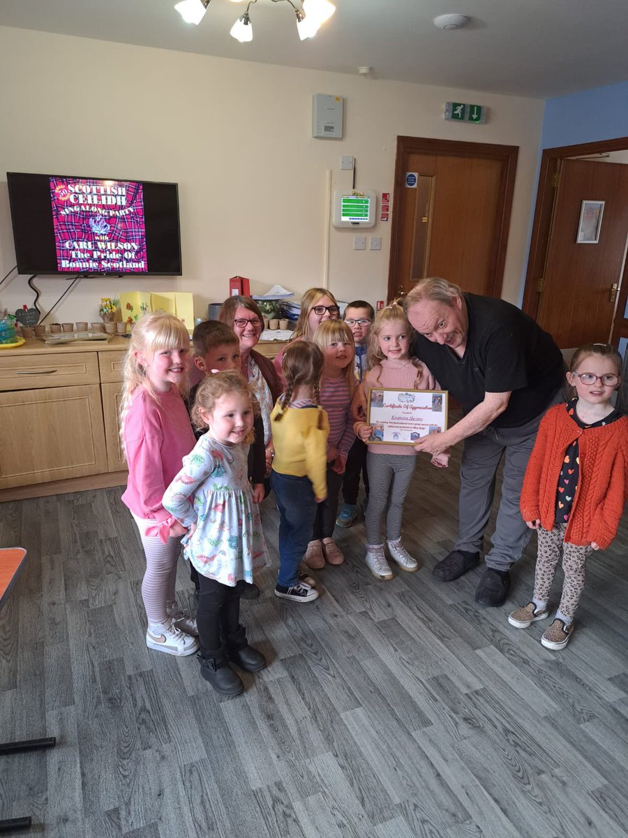 Day 5 of intergenerational week. Sees a presentation of certificates. Well done all who took part.  And to @bridgetwat96940 for pulling this together. #intergenerational #carehomelife #shinealight @AlyMcKechnie @HazelDunsmuir @Aldous81 @DochertySuzanne