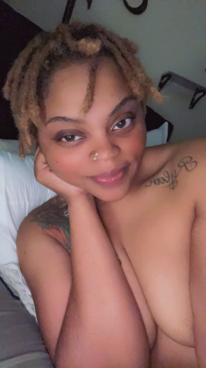 UrFavPolyGirl's tweet photo. Bish Iโm sexy #h!$favgirl #prettyredbone #nola #kiss #lips https://t.co/tGpioN7E9v