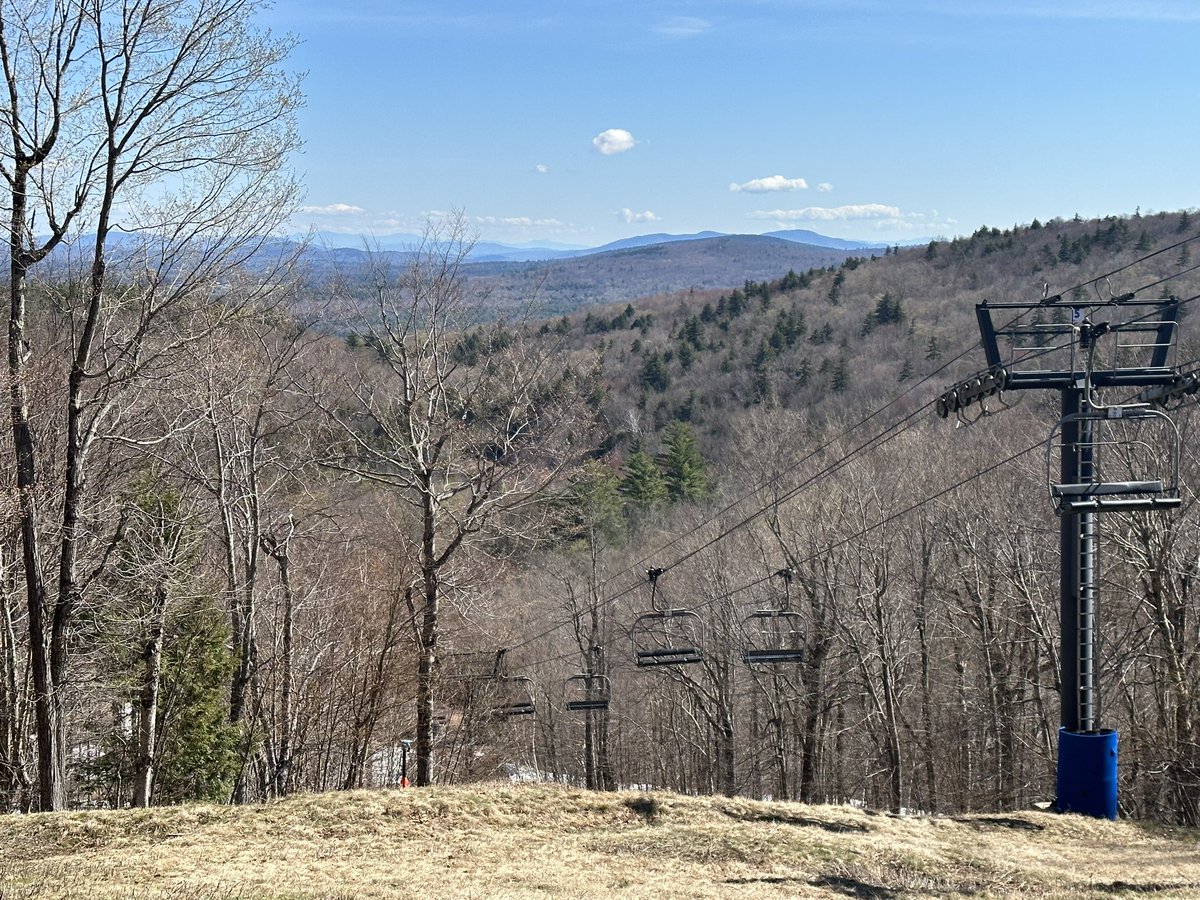 usatf_mut's tweet image. Course is amazing and challenging and a variety of terrain for the Sunapee Scramble. Views are incredible. @ATRAtrailrunner @NanoOnTrails Tune in this weekend 

sunapeescramble.com/livestream
