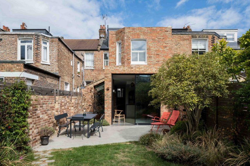 GlassHouseDG's tweet photo. Queen's Park House, designed by Rise Design Studio, was extended and renovated to maximise space, natural light and outdoor views. Read more: https://t.co/CCOxRkHnPP #architecture #designinspiration #extensions https://t.co/iBu2olkgGV