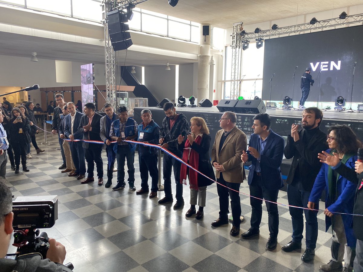 PortValparaiso's tweet photo. Hoy nuestro gerente general, Franco Gandolfo, estuvo presente en la inauguración de #Fitval, la primera feria internacional de turismo que se realiza en #Valparaíso y que se desarrollará entre hoy y mañana en el Terminal de Pasajeros de Puerto Valparaíso. ¡No te la pierdas! https://t.co/d33oOEVsIu