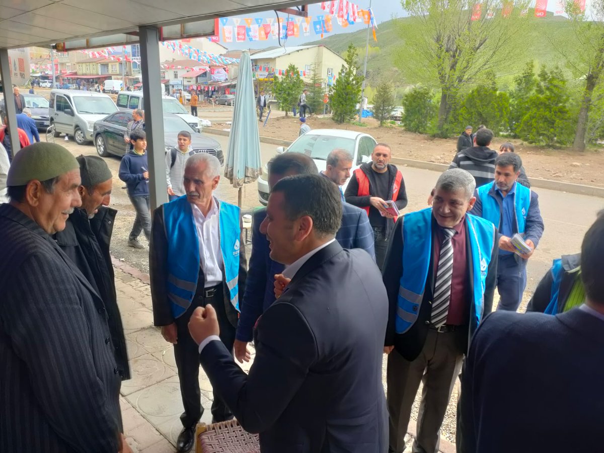 devabingol's tweet photo. İl Koordinatörümüz Sayın Mesut Günaydın, İl Yönetim Kurulu Üyelerimiz ve Gönüllülerimiz, Millet İttifakı Milletvekili Adayımız Sayın Mehmet Canlı ile birlikte Solhan ilçemizde esnafları ziyaret ettiler. https://t.co/ka9SJZOpL1