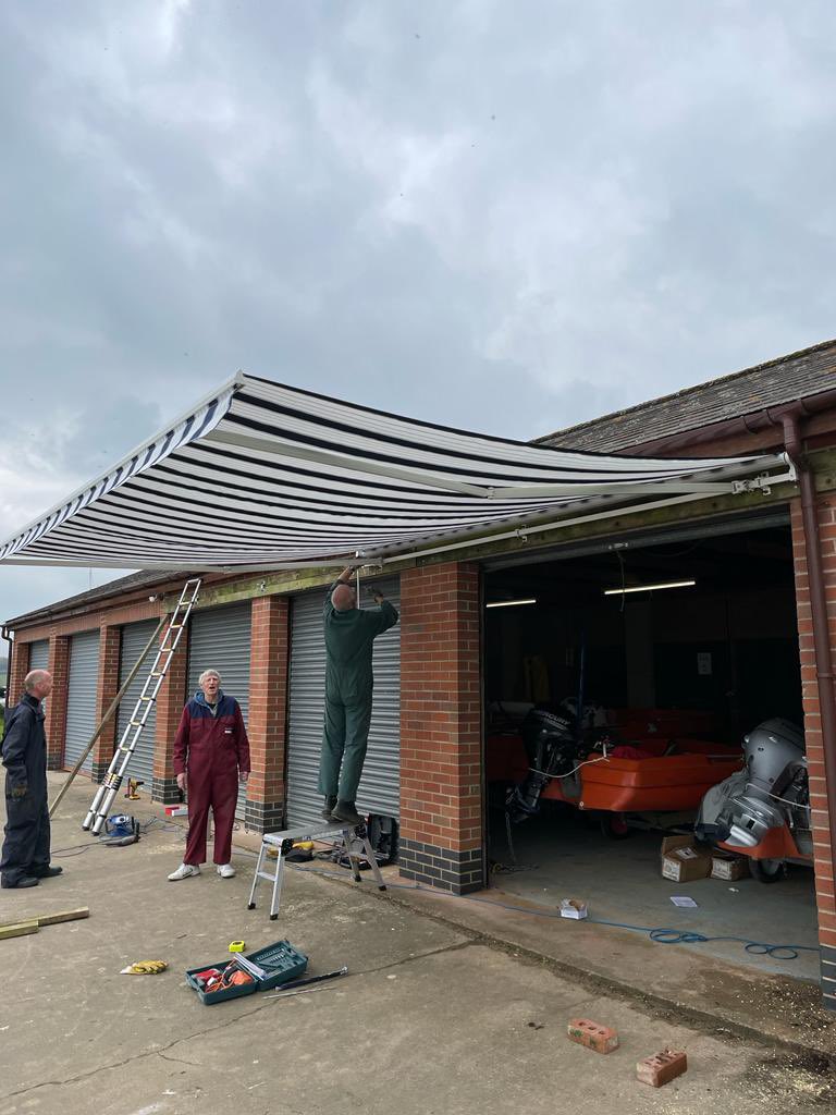 SH_Sailability's tweet photo. Canopies to protect our families from the sun and rain #abilities #gotheextramile https://t.co/aBQZPI6s0Q