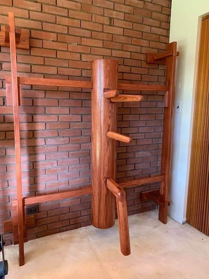 WingChunPGH's tweet photo. A time tested and proven training partner - the Mook Yan Jong . 木人桩
#woodendummy #vingtsun #ipman #Wingchin #newbroghtonPA https://t.co/QbBp9ghg5y