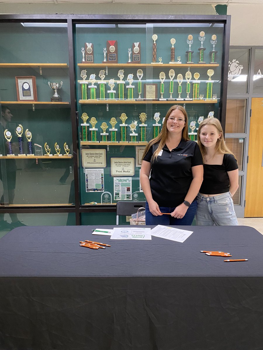 Thank you to Kima Collins for coming in today to speak to <a href="/FPCHS/">Flagler Palm Coast High School</a> students about a career in Medical Billing during our Future Friday! 💚🐾