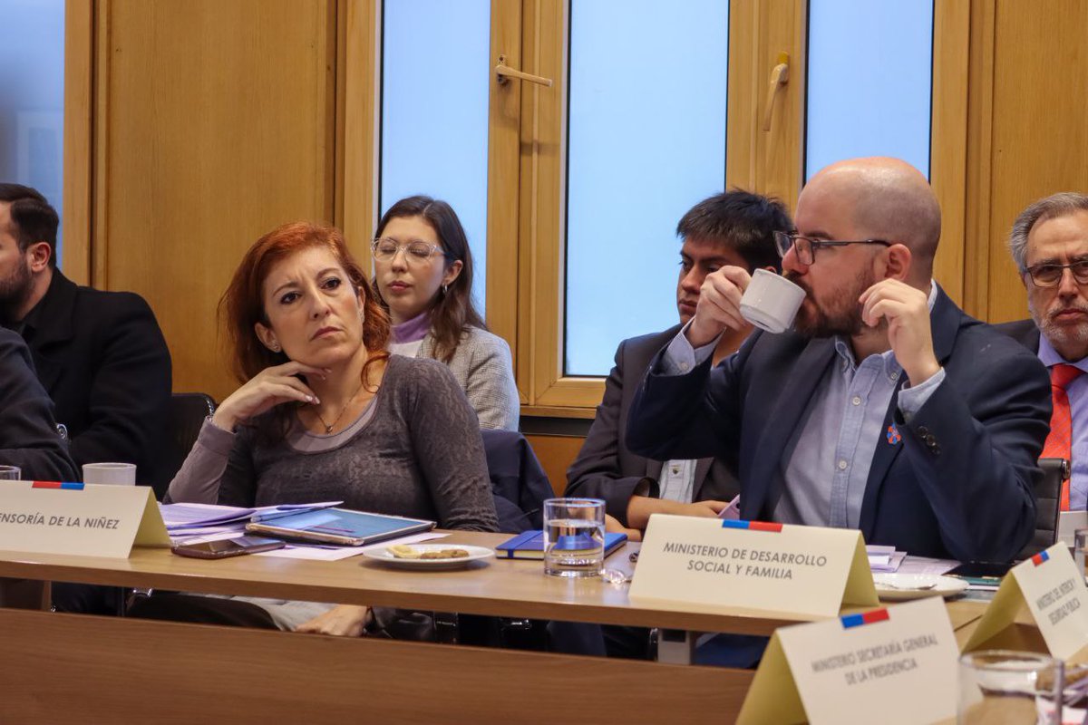 MinMujeryEG's tweet photo. 🔷Comité Interministerial de Derechos Humanos ➡️Subsecretaria @LuzVidalH participó en sesión encabezada por ministro @MinjuDDHH @LuisCorderoVega y subsecretario @SubseDDHH @XAltamirano_ 👉Para el avance del Segundo Plan Nacional de Derechos Humanos #2PNDH https://t.co/iBmyjXM0h1