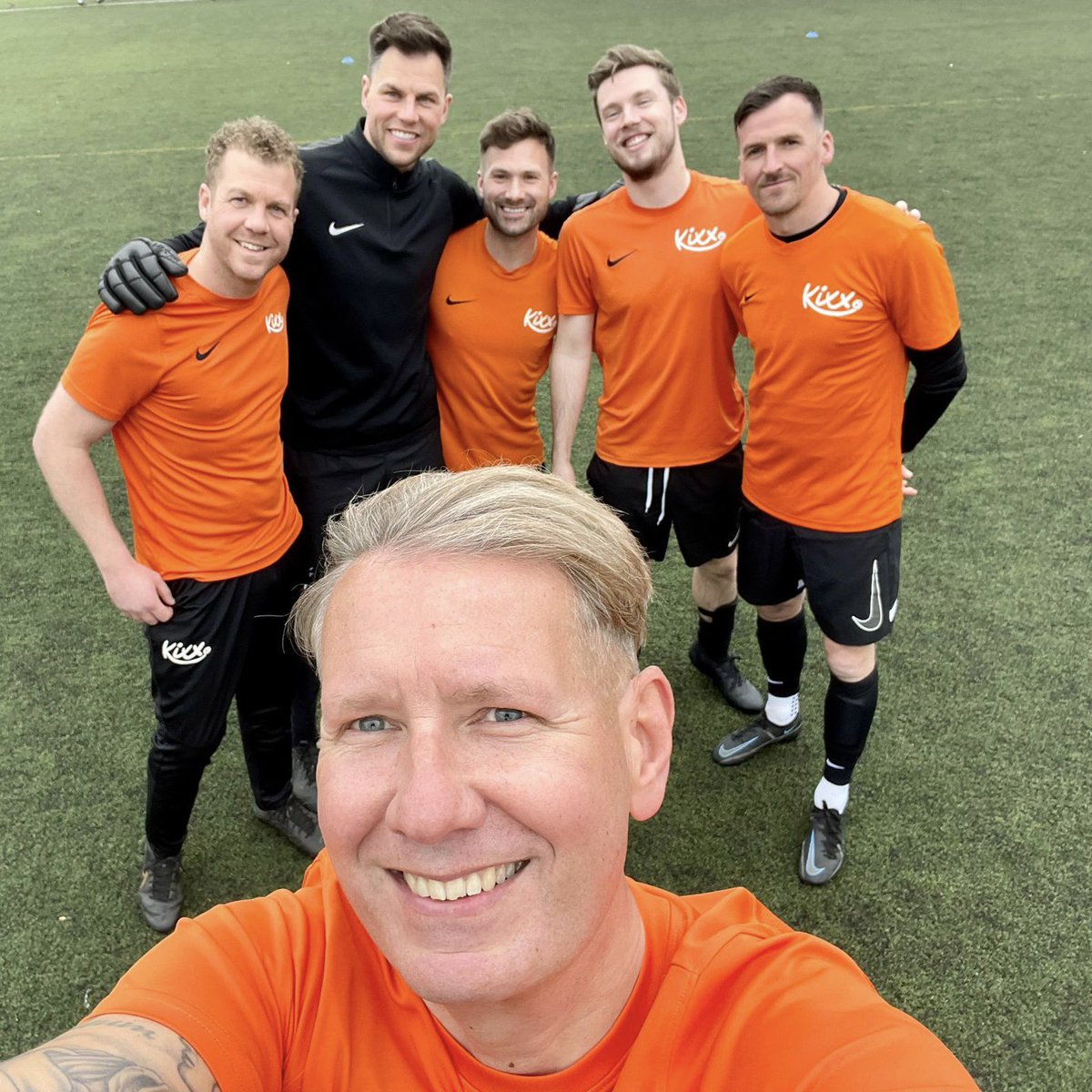 Great to see our proud partners <a href="/KixxUK/">Kixx UK</a> win the <a href="/hallamfm/">Hallam FM Memories</a> Cash for Kids Five-A-Side Tournament and helping to raise money for a great cause in South Yorkshire. Our manager <a href="/ben_hunter11/">Ben Hunter</a>, players <a href="/KixxJamie/">Jamie green</a> and <a href="/JanBudtz/">Jan Budtz</a> featured in the winning team. Well done everyone 👏🧡

#UTM