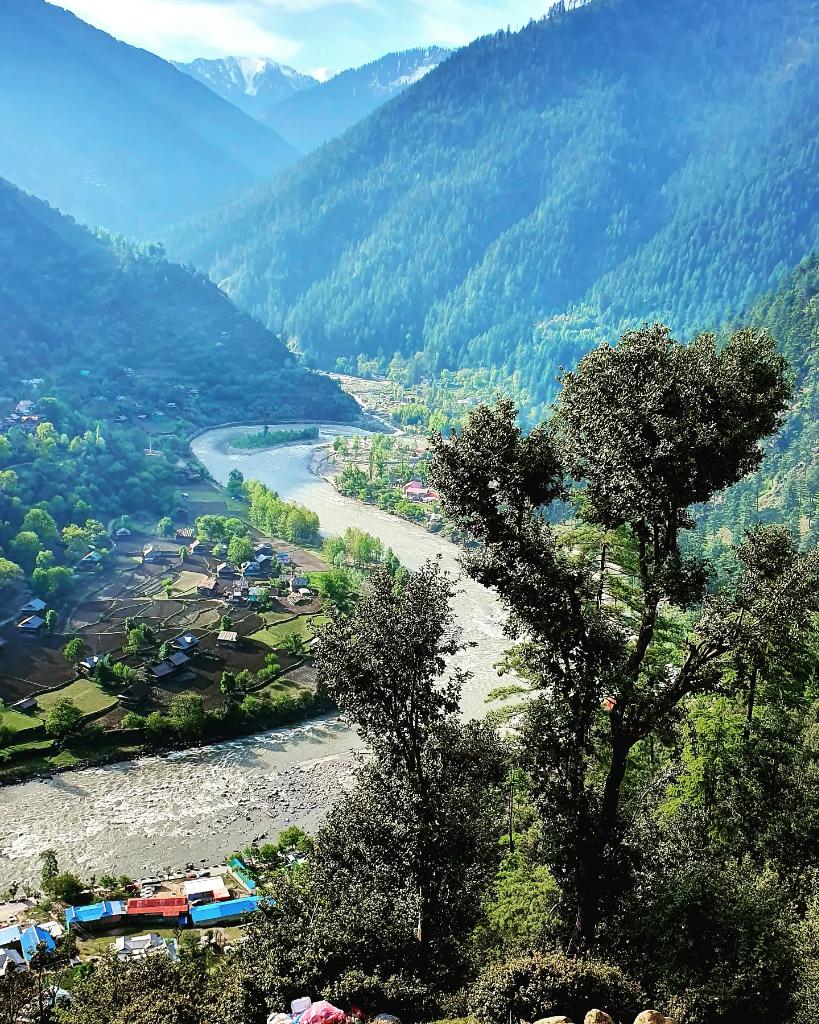 drjaveriahayatk's tweet photo. Blessed Friday All! 😍
Love from #AJK #upperneelumvalley #heavenonearth #nature #naturelovers #Kashmir #atriptoremember #unforgettable #memories #travel #longdrive #NaturePhotography #detox https://t.co/QJFj3Bz5Am