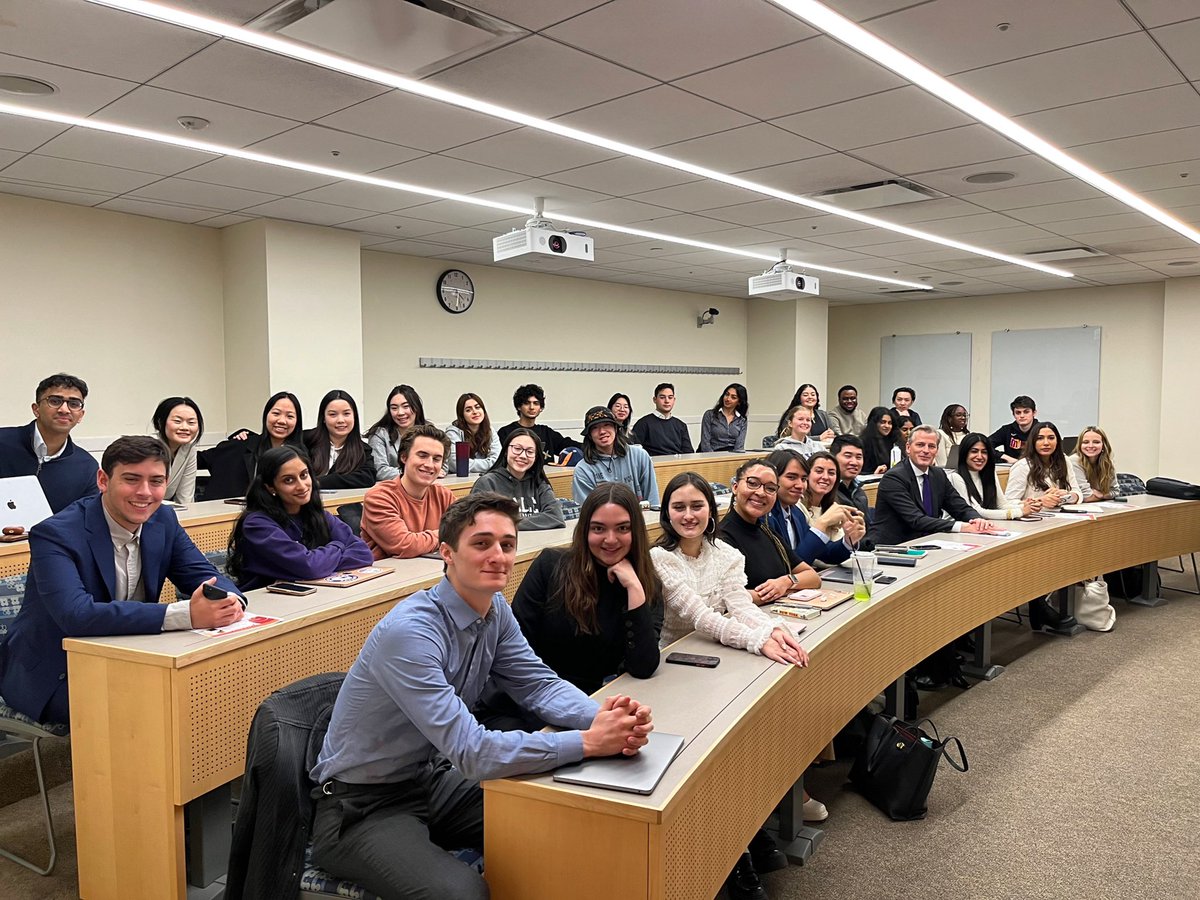 Where the classroom meets the business world 🤓🤩: CEO Nicolas Beckers and other leaders from Rémy Cointreau visited a Stern Global Marketing Strategy class, where students presented a strategy for Rémy Martin’s XO cognac!