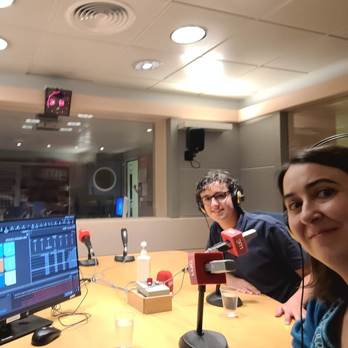 lunaticasrne's tweet photo. "Hay una parte bonita en las matemáticas"

🧮En @EstalmatVall (@RACiencias) detectan y promueven el talento matemático

👩‍🏫"En sus clases son los raros y aquí tienen algo en común": @RaquelCea80, profesora

👇
🔴DIRECTO https://t.co/zC71TkhltL
▶️PODCAST https://t.co/Kze3Ps6ZoT https://t.co/XOLOfRl7RY