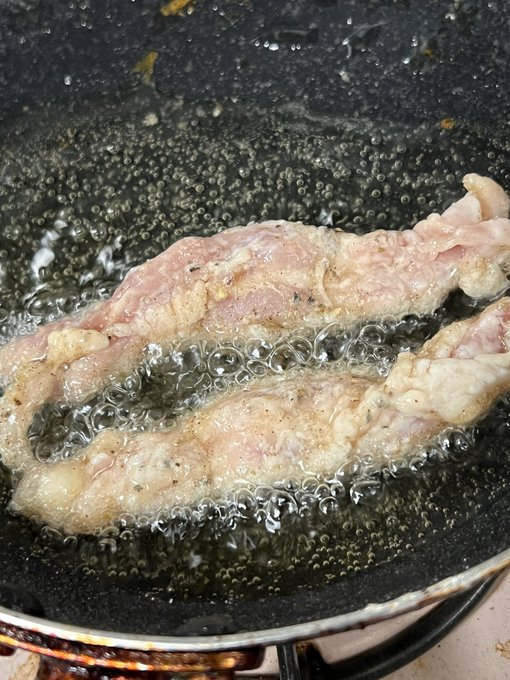 塩でも振って適当に食おうと思った若鶏でしたが、色々あって竜田揚げにすることにしました。
