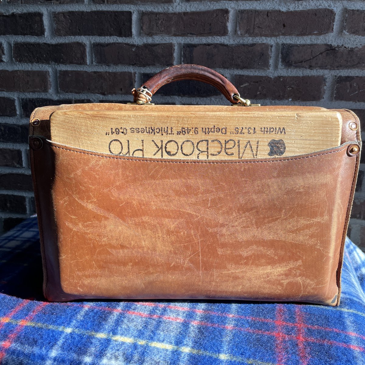 Real_Reederang's tweet photo. ONE-OF-A-KIND 1980s BRITISH TAN SADDLE &amp; MOOSE LEATHER MACBOOK BRIEFCASE BAG @real_reederang https://t.co/8Z5fy10NVU https://t.co/hA67Zfbuoc