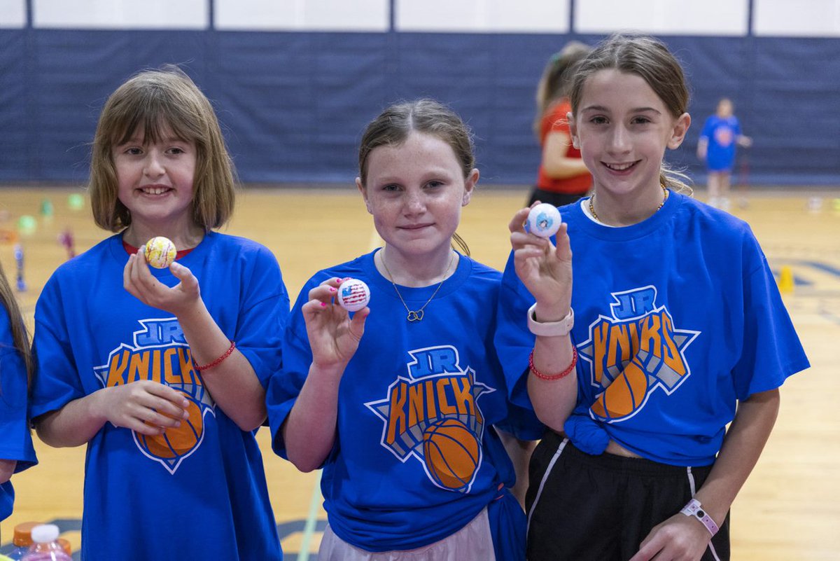 HUGE Shout out to <a href="/nyknicks/">NEW YORK KNICKS</a> <a href="/LPGAGirlsGolf/">LPGA*USGA Girls Golf</a> !  This is what happens when you blend two professional sports organizations <a href="/LPGA/">LPGA</a> <a href="/NBA/">NBA</a>! Opportunities for young girls!  #DriveOn #BeGreat #Inpsire #LittleGirlBigDreams #thankyou <a href="/ScottPerryGM/">Scott Perry</a> for your vision!