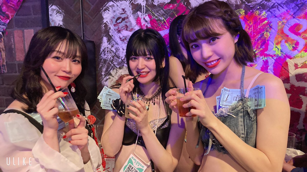 fate_change's tweet photo. 今日も行ってきたよ✨️
友達夫婦の結婚祝い出来て良かった😁
ドリンクもいつでも貰いに来ていいからね♪
にしてもニーナの黒髪可愛すぎる😍
 #結婚おめでとう
 #バーレスクTS 
 #初めてでも楽しめる
  #エンタメ活動を止めない https://t.co/mzXVlHnbQB
