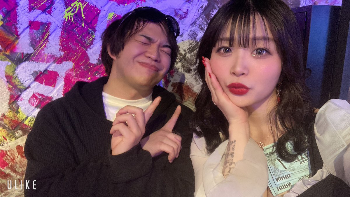 fate_change's tweet photo. 今日も行ってきたよ✨️
友達夫婦の結婚祝い出来て良かった😁
ドリンクもいつでも貰いに来ていいからね♪
にしてもニーナの黒髪可愛すぎる😍
 #結婚おめでとう
 #バーレスクTS 
 #初めてでも楽しめる
  #エンタメ活動を止めない https://t.co/mzXVlHnbQB
