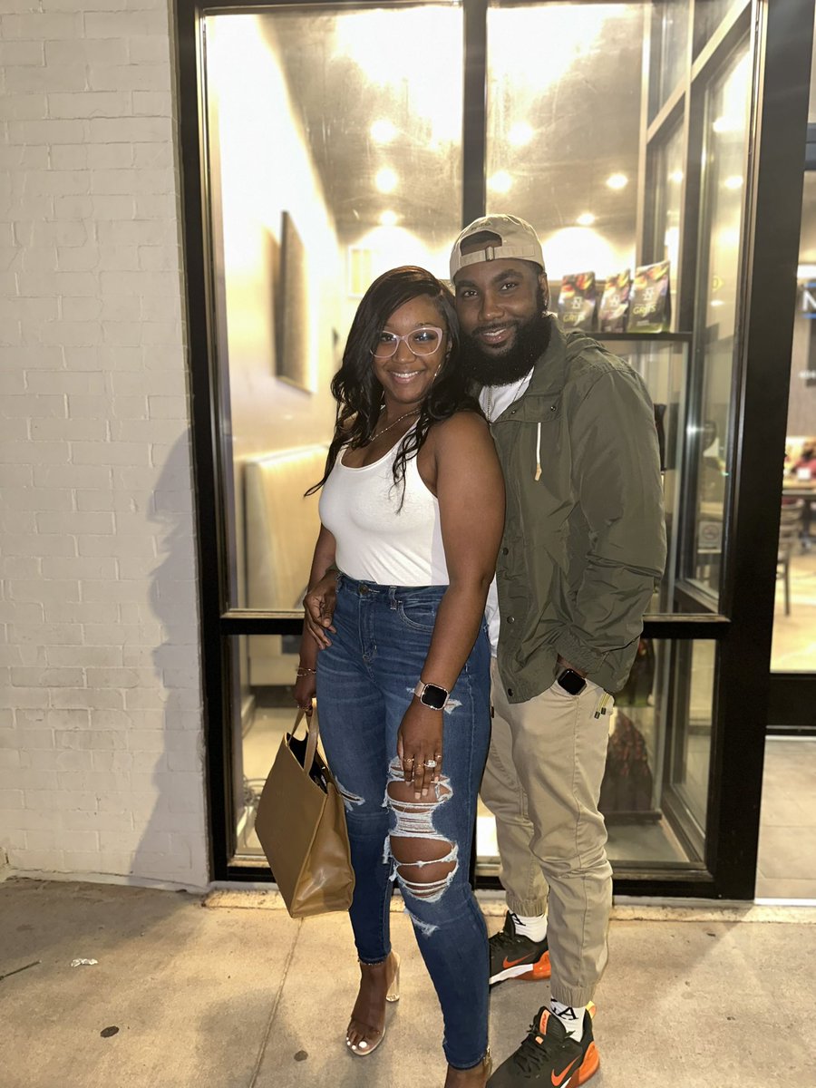 Marijiahw's tweet photo. If we 🔒 in..ain’t no switching up 🤞🏽💋🖤🤎 

#blacklove #husbandandwife #lockedin 
#bestfriends #married #blackmarriage #blackcouples #est2009 https://t.co/9nlnkfFNQz