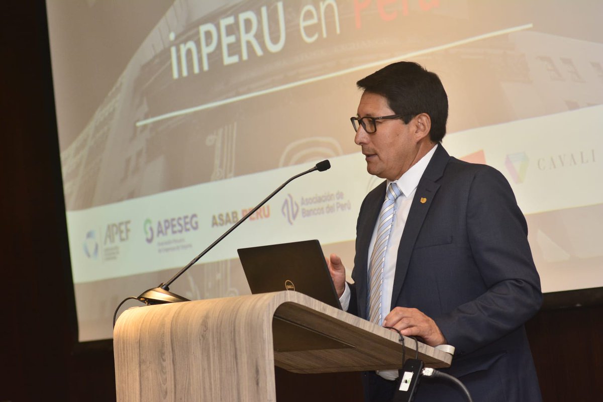 MINCETUR's tweet photo. Estuvieron presentes el Director Ejecutivo de #InPeru, Juan Mandujano, el Presidente de InPeru, Francis Stenning, el presidente de @CONFIEP, Alfonso Bustamante, entre otras autoridades. https://t.co/bnBISzV3Dr