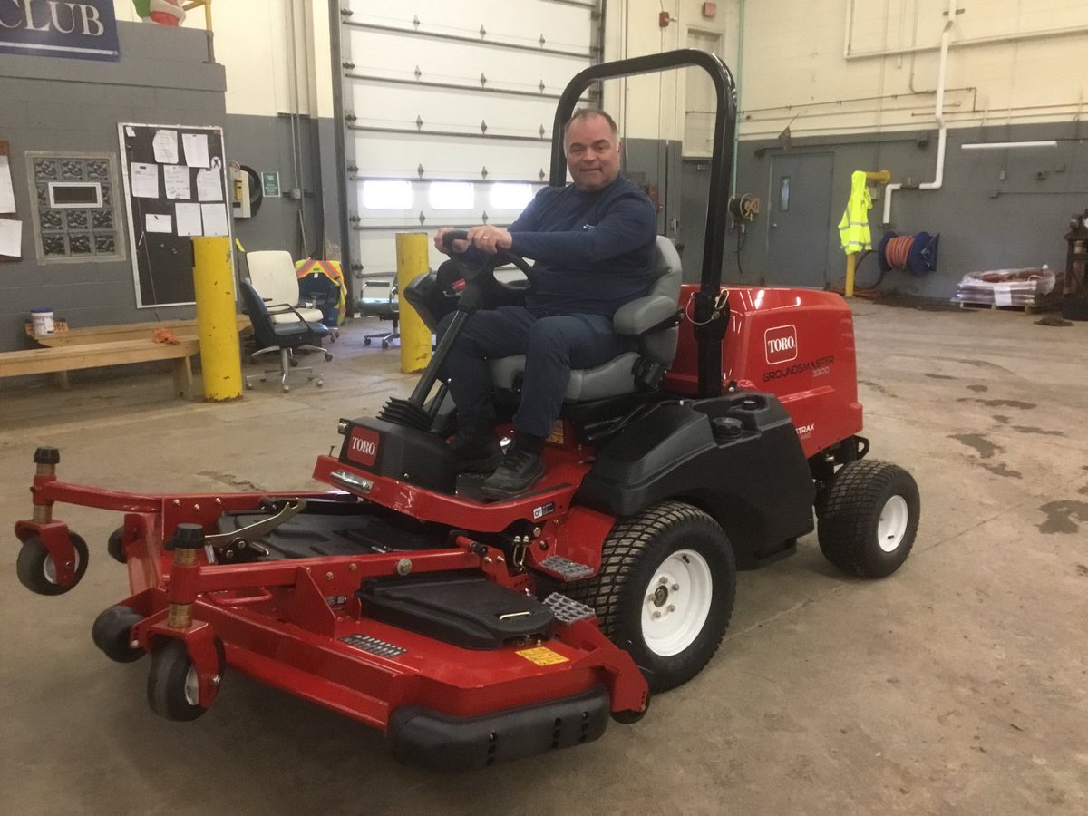 John Lewis of University at Buffalo accepts delivery of their new Toro Groundsmaster 3370 out front rotary.  Thank you for the business!!!