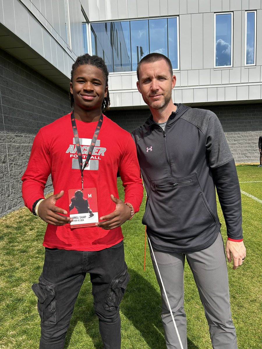 LarrellSharp's tweet photo. I had a wonderful time exploring more of the University of Maryland campus and speaking with my position coaches yesterday.@_Coach_Williams @coachbrax10 @Coach_Smith547 @PaolucciPG @coachjthomas11 @TerpsFBRecruit https://t.co/eCw7jh1FYq