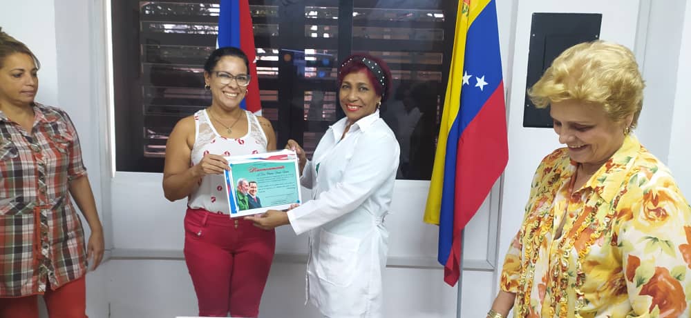cubacooperaven's tweet photo. I Jornada Científica Internacional por el 60 Aniversario de la Colaboración Médica

Mención: Dra. Oliannis Romero Batista, estado #Táchira.

💖¡Felicidades! 💖

🇨🇺#CubaPorLaVida👏#ALaPatriaManosYCorazón #60AñosSalvandoVidas

@cubacooperaven @misionmedicaTac https://t.co/0fiB0tZTUg