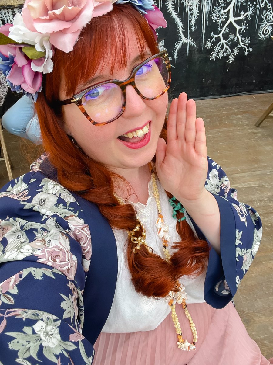 iamshindell's tweet photo. Je chante dimanche sur scène pour des vrais gens pour la première fois depuis 2020. Autant vous dire que je suis pas rassurée, je suis à la fois impatiente et tétanisée ! Mais ça signifie surtout une chose : je suis guérie du chagrin qui m’oppressait au point de me voler ma voix! https://t.co/fIWWmEPKis