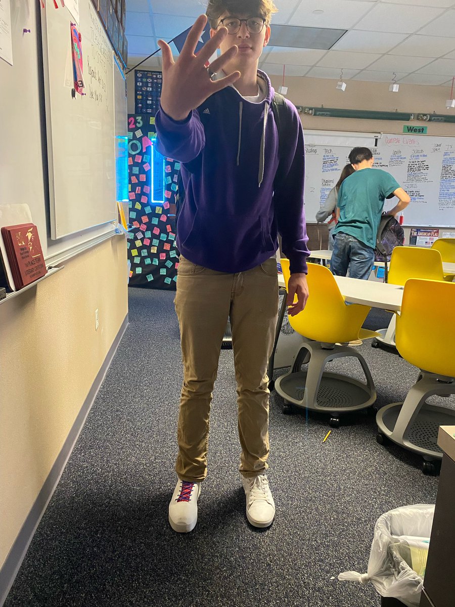 HagedornScott's tweet photo. #3DPrinted Shoe tests are going on @SabinePassISD today.  Five periods down, one blister, everyone else ok. Students have to wear their shoes all day long, and their shoe must survive.  #STEM @TCEA @UltimakerEd @t3chl0gic https://t.co/jQyAE4YySX