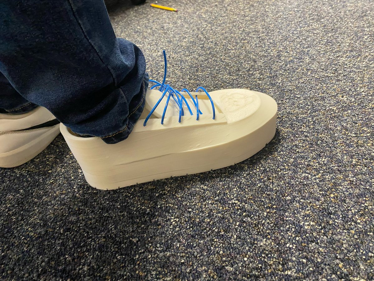 HagedornScott's tweet photo. #3DPrinted Shoe tests are going on @SabinePassISD today.  Five periods down, one blister, everyone else ok. Students have to wear their shoes all day long, and their shoe must survive.  #STEM @TCEA @UltimakerEd @t3chl0gic https://t.co/jQyAE4YySX