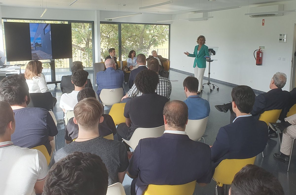 coesao_pt's tweet photo. No #BioBip do @IPPortalegre demos as boas vindas à #Kyndryl, atualmente com 20 quadros altamente qualificados, este novo centro de inovação e competência nas áreas da cibersegurança, automação e robotização, irá contribuir para o desenvolvimento desta região. https://t.co/JZLwDMt5qB