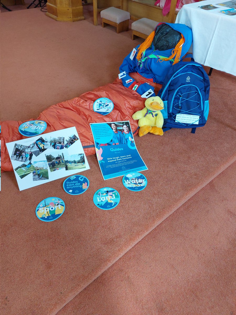ManorDivision's tweet photo. @Girlguidingnys 6th York Guides and 75th York Brownies are supporting @HWScarecrowFest this weekend, as well as taking the opportunity to get some @Girlguiding publicity 🙂 https://t.co/P23NSma2Gs