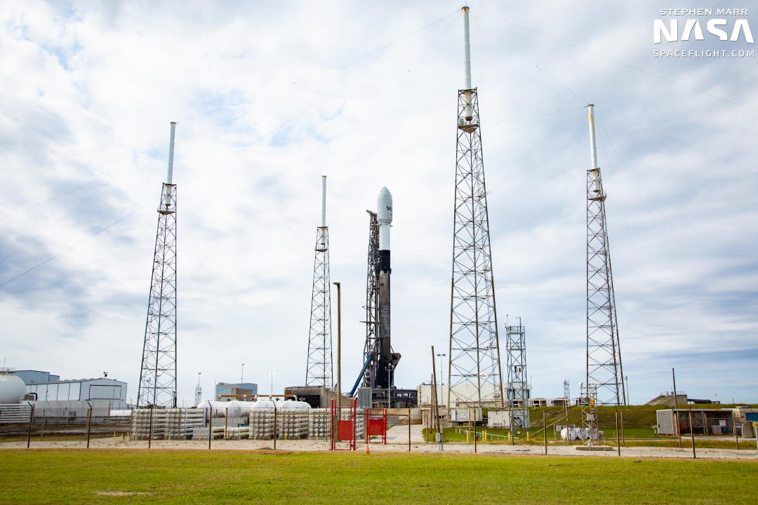 ActuSpace's tweet photo. #SpaceX lance la mission O3b mPOWER 3 &amp; 4 depuis la #Florida https://t.co/7yFYDcJjJh