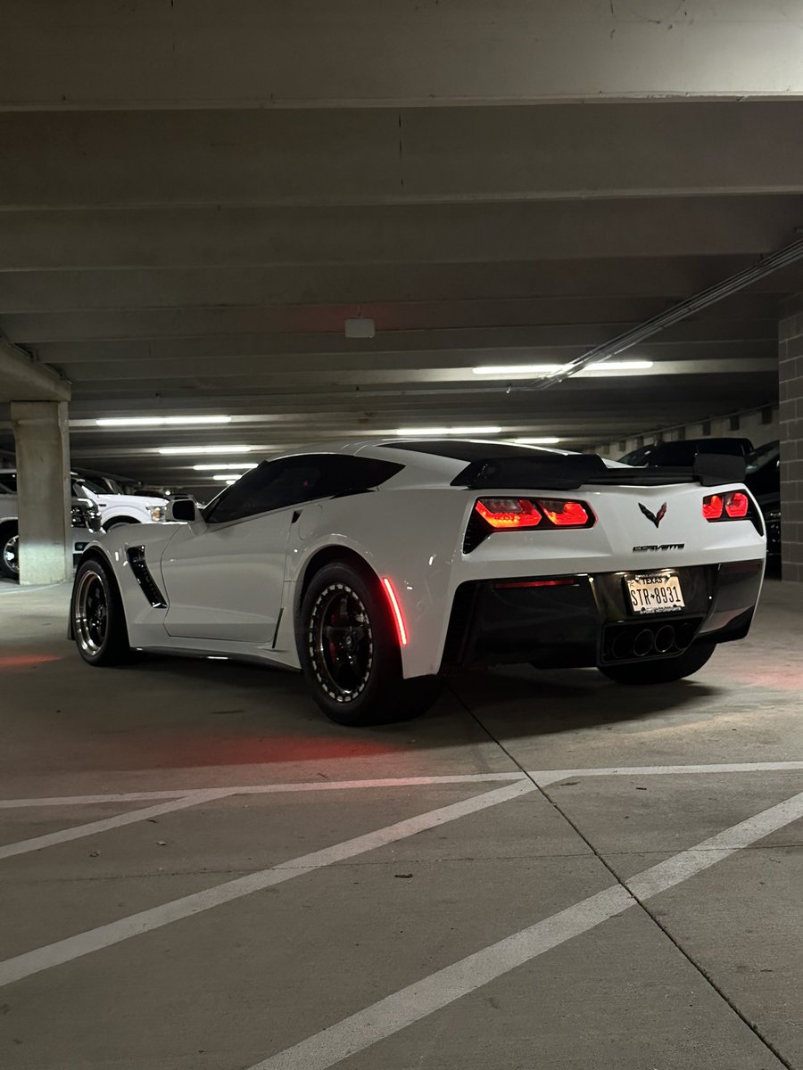 uchiha17z06's tweet photo. my stock c7 looks so cute now 🤓 https://t.co/ARJEipPgrK